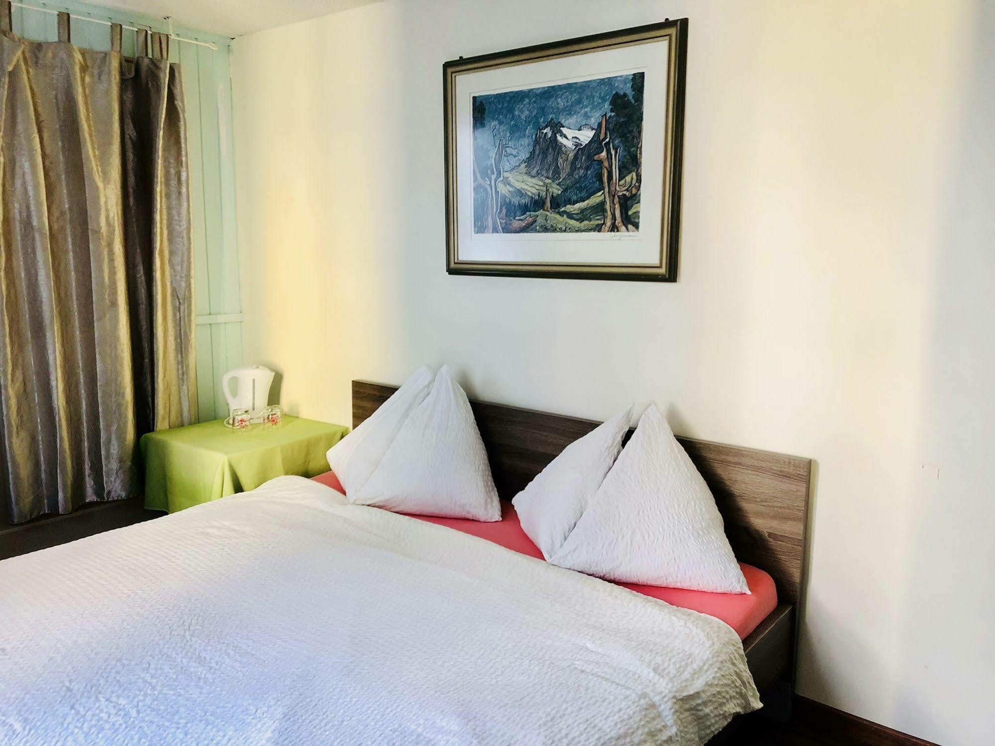 Interlaken Linda Inn Lodge Екстер'єр фото